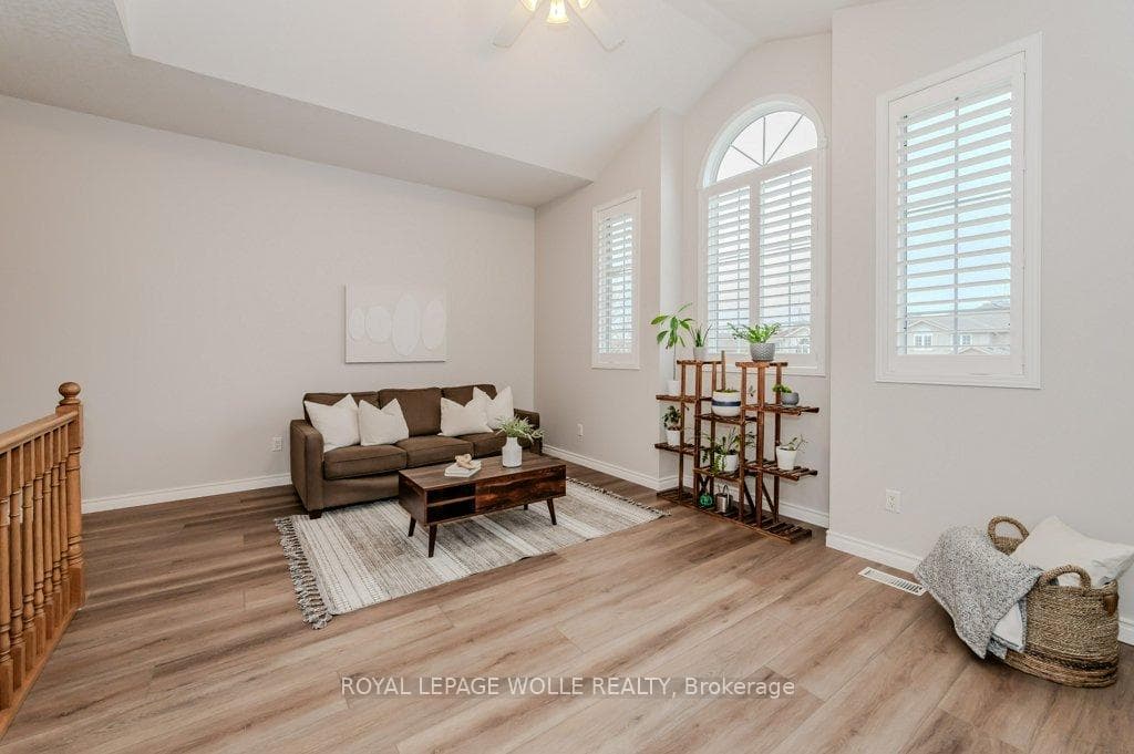 227 Dearborn Boulevard photo 18