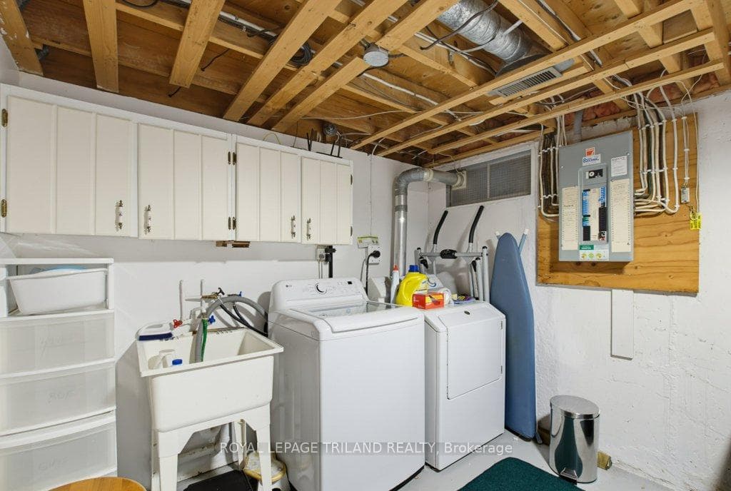 5 Warren Crescent photo 34
