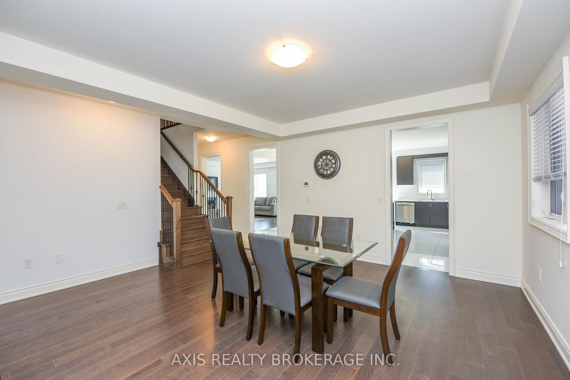 1534 Devine Point photo 6
