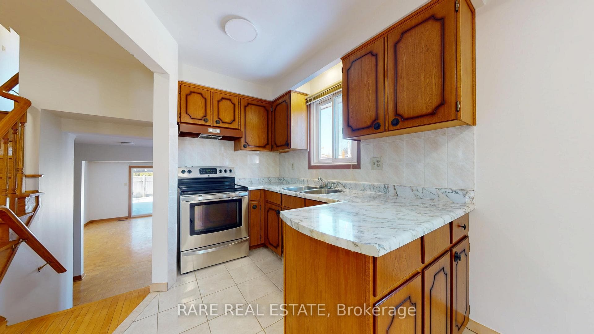 87 Pindar Crescent photo 13