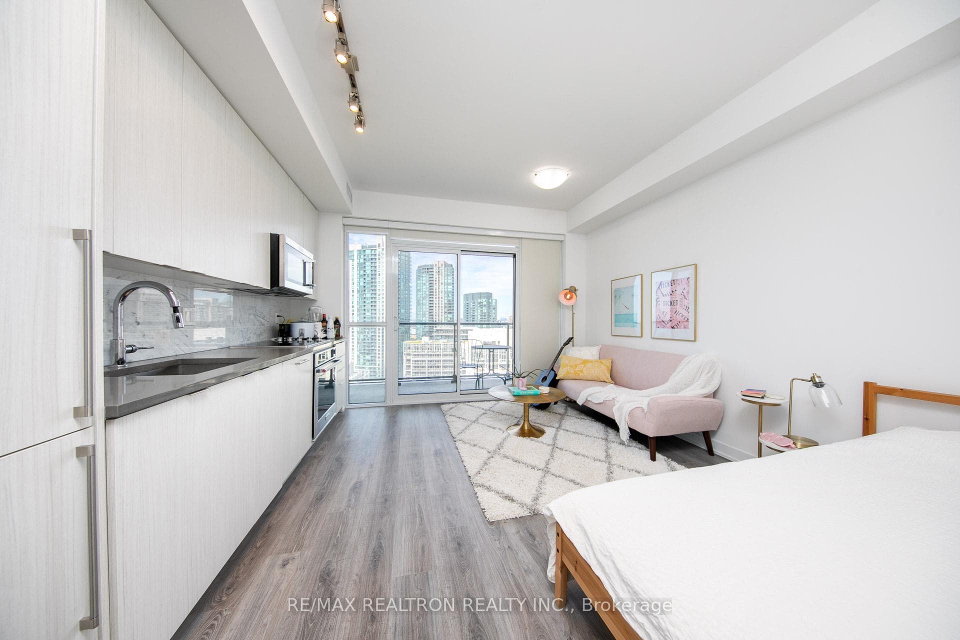 38 Iannuzzi Street Unit 2202 photo 1