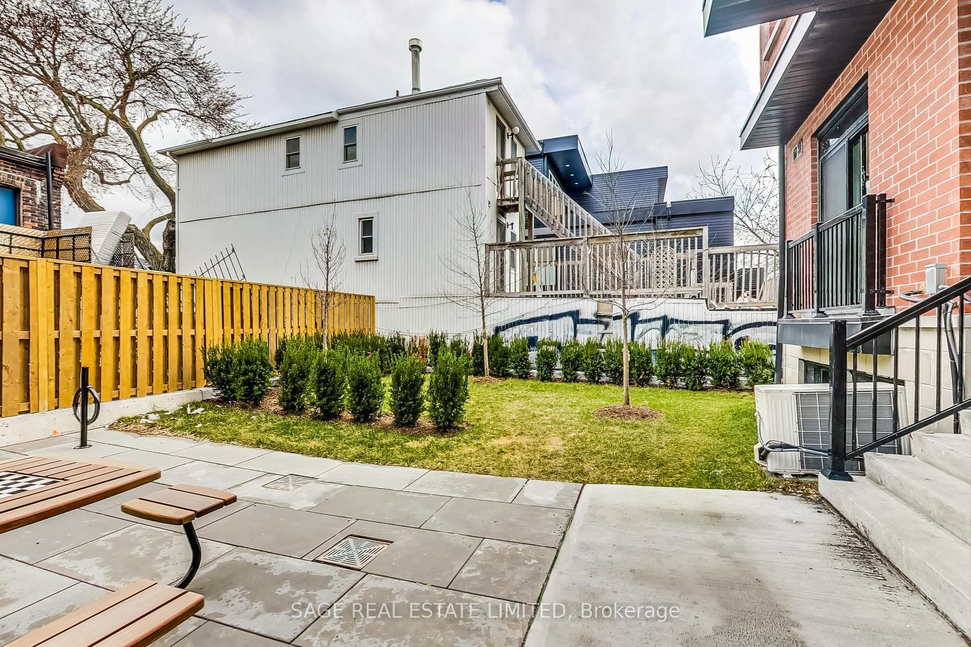 485 Logan Avenue Unit 101 photo 17