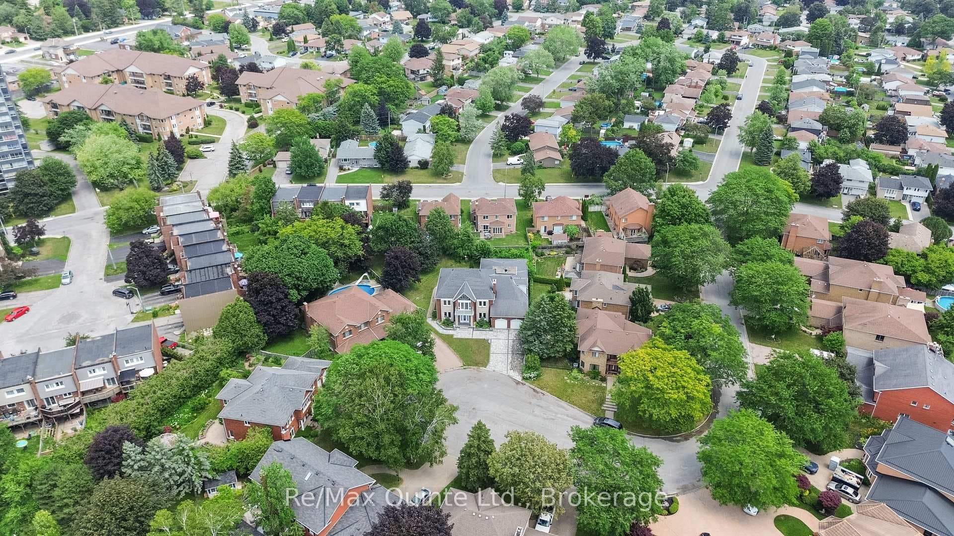 17 Applewood Court photo 47
