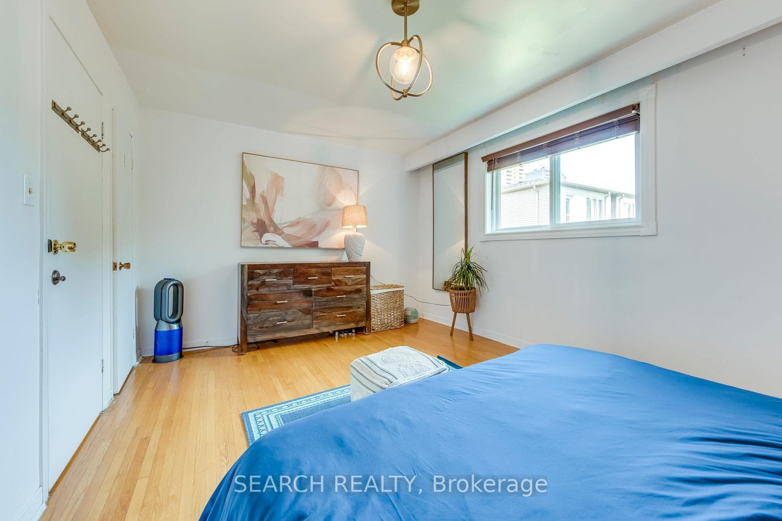 137 Leyton Avenue photo 19
