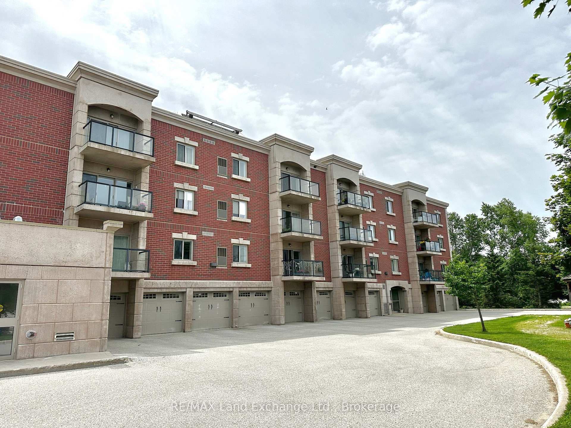 221 Adelaide Street Unit 203 photo 23