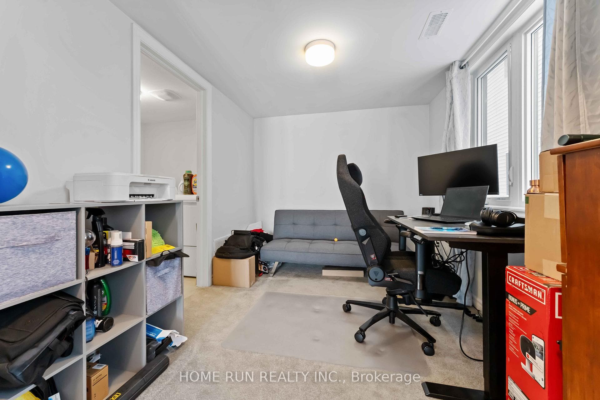 2084 Leinster Circle photo 3