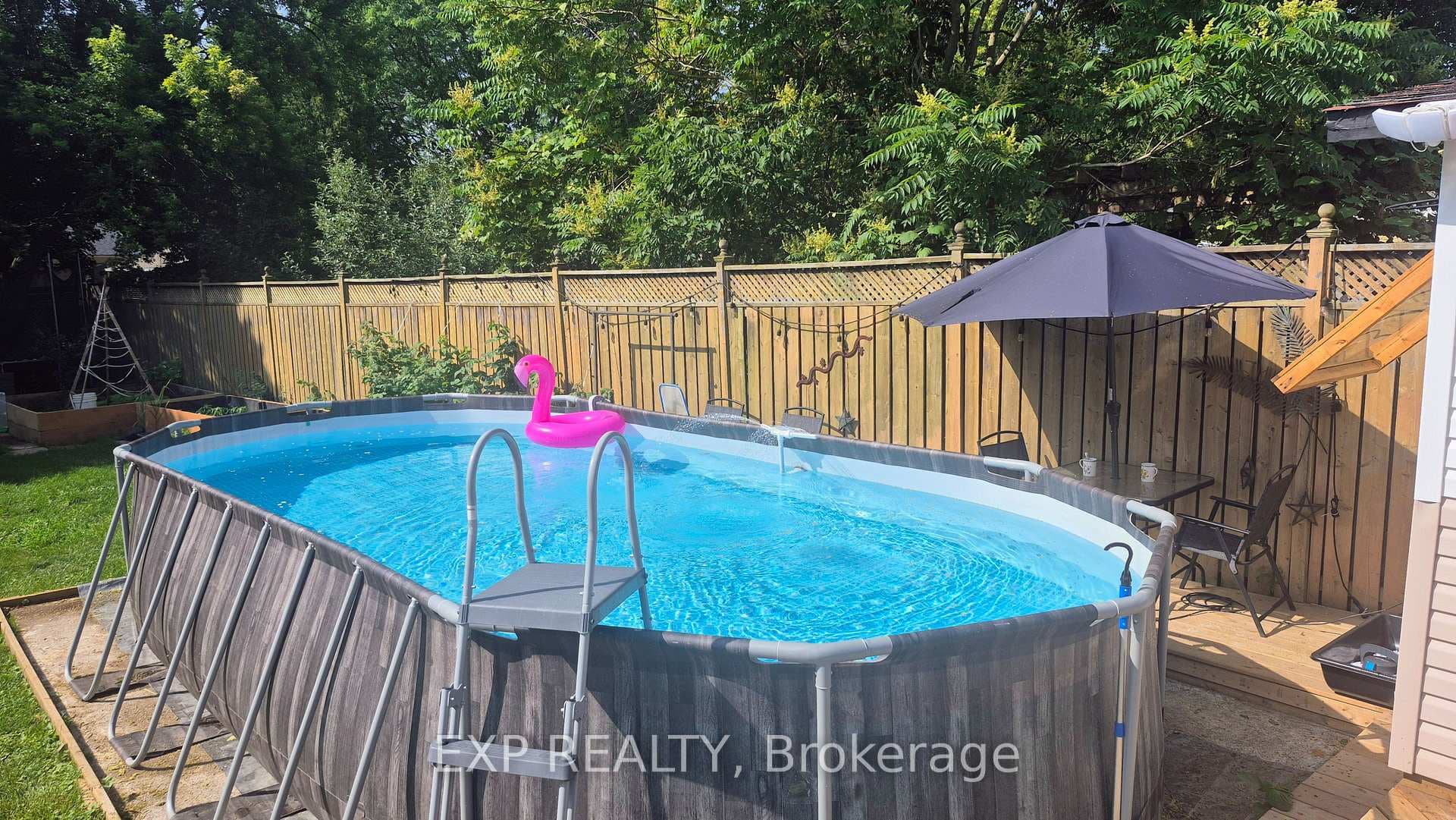 438 Magnolia Crescent photo 36