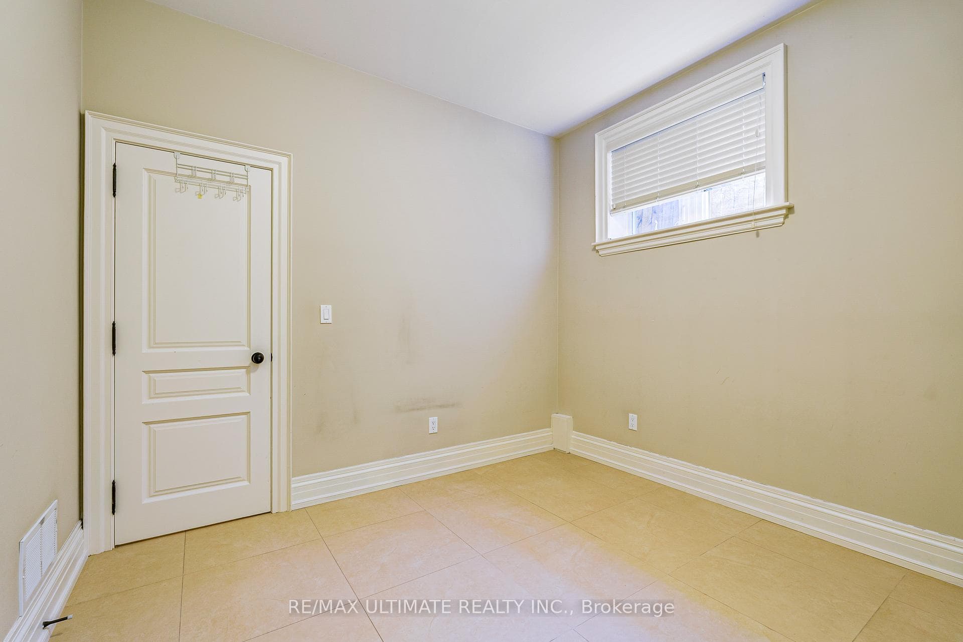 90 Howick Avenue photo 40