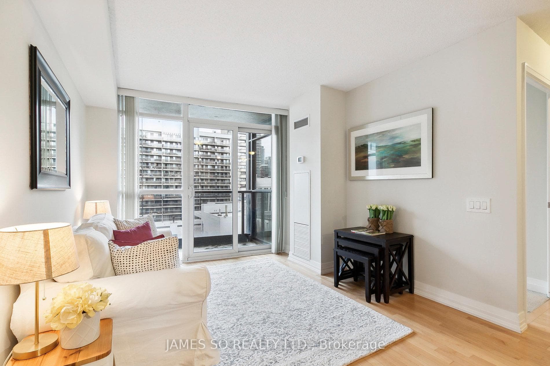 25 Carlton Street Unit 2008 photo 4