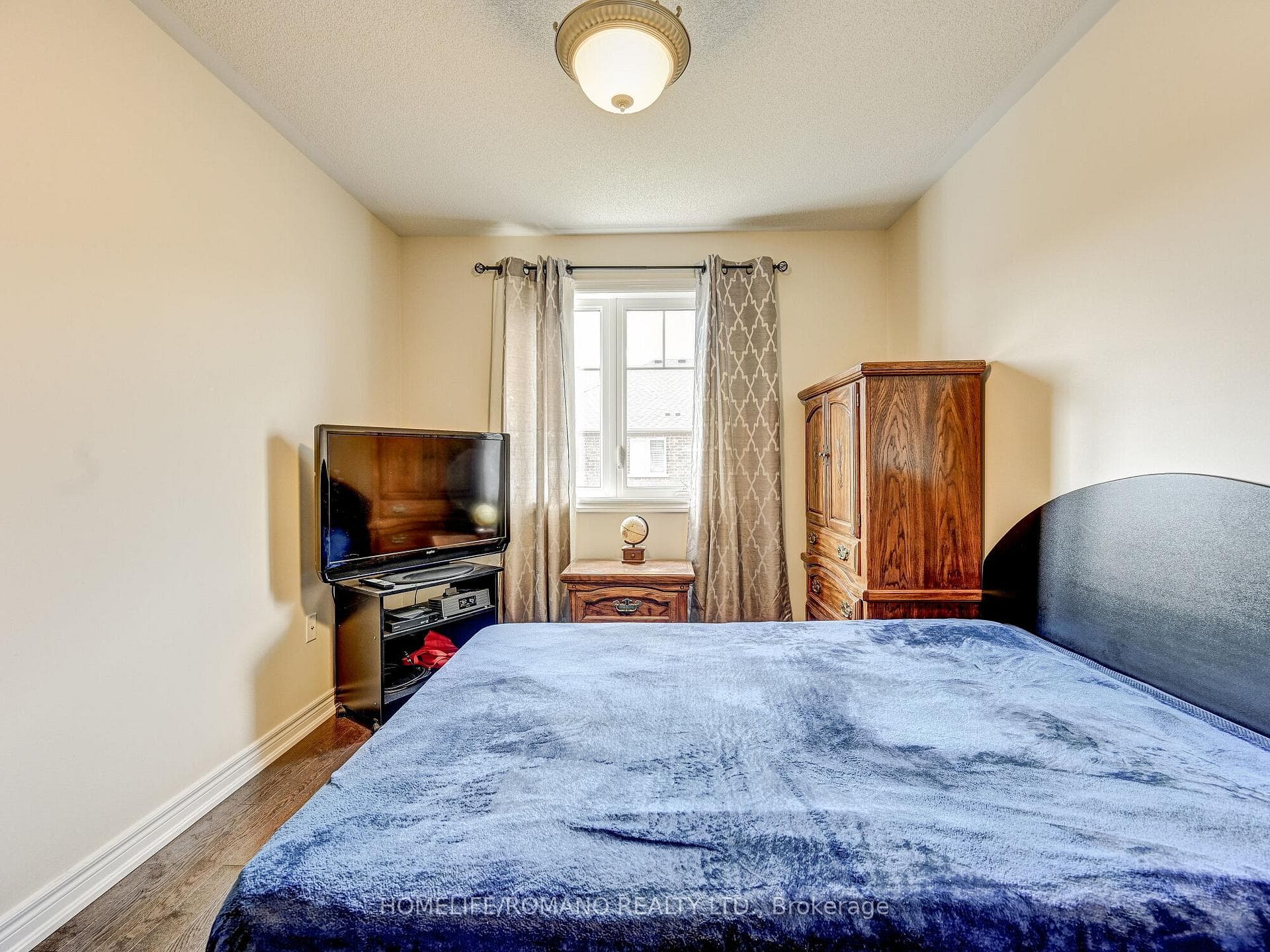 105 Abigail Crescent photo 31