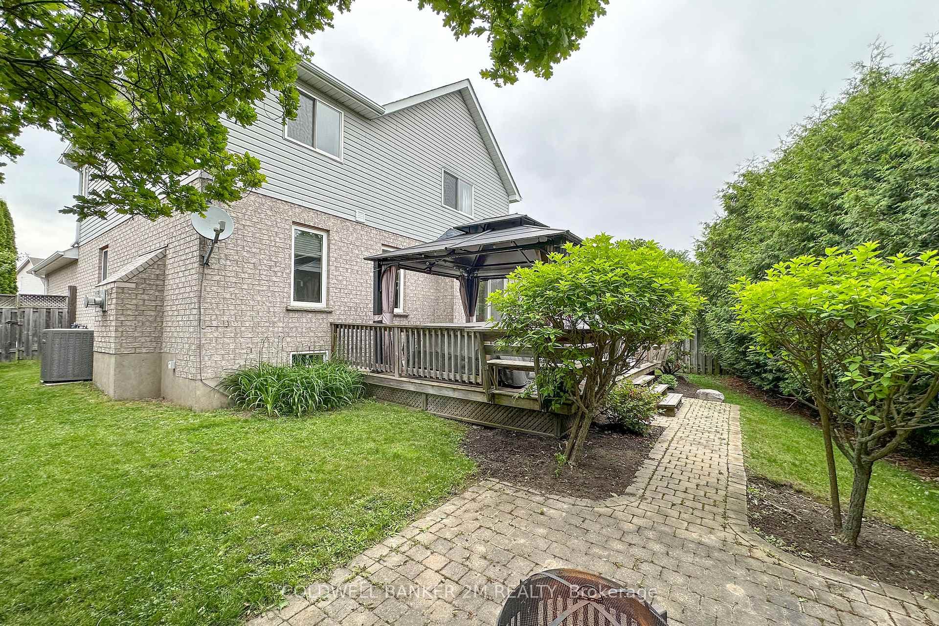 30 Clayton Crescent photo 32