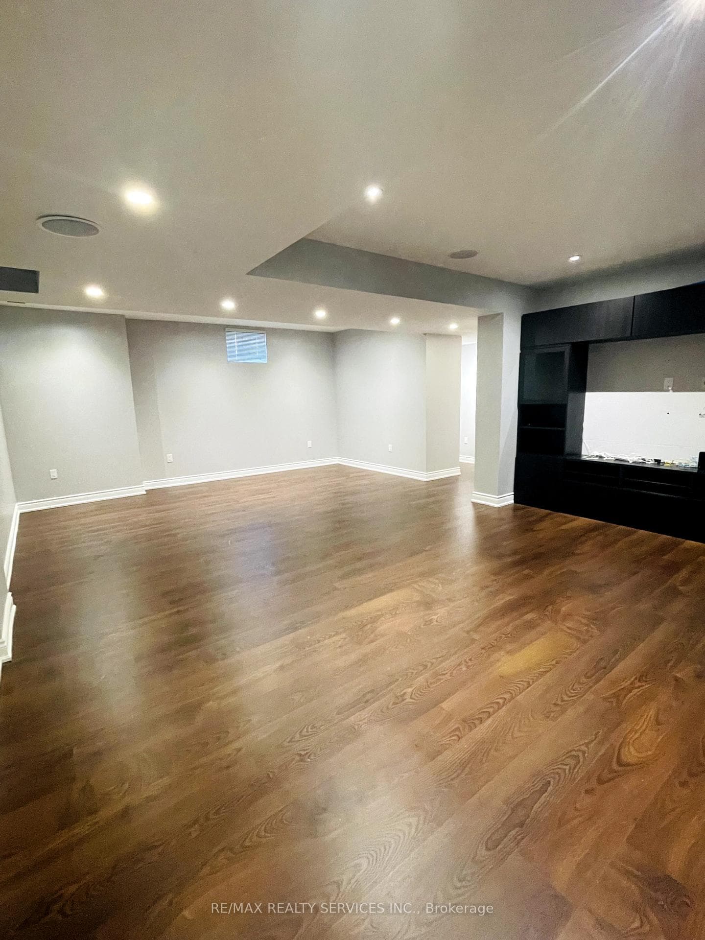 2418 Wasaga Drive photo 29