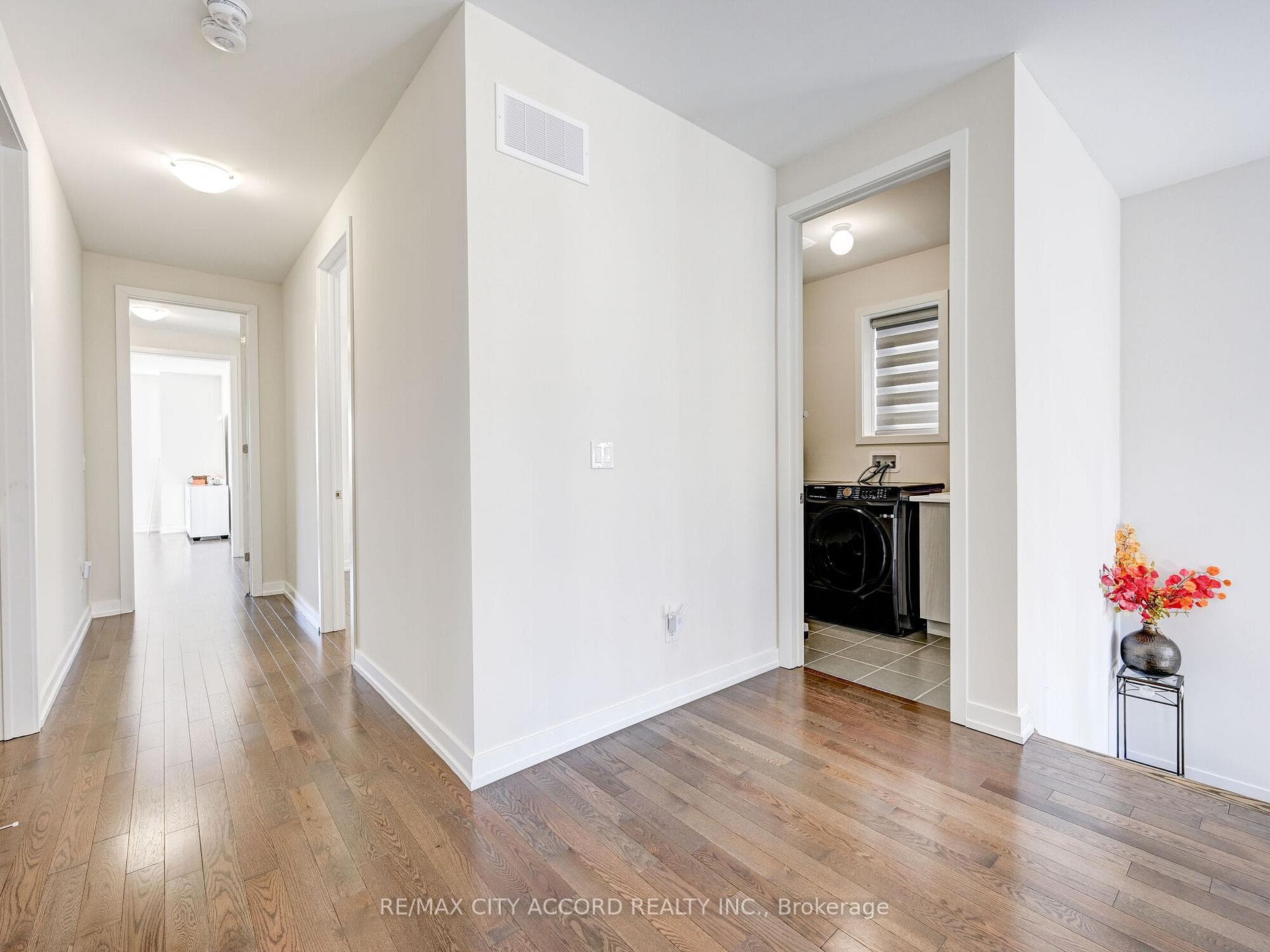 400 Finch Avenue Unit 25 photo 21