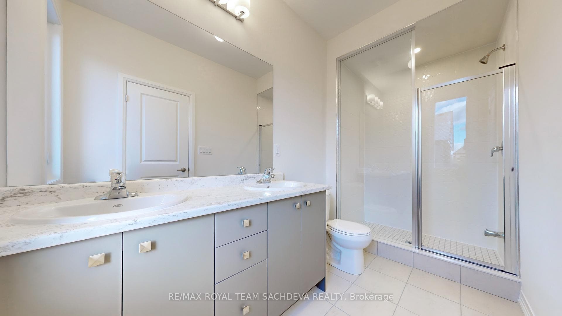 2930 Nakina Street photo 20
