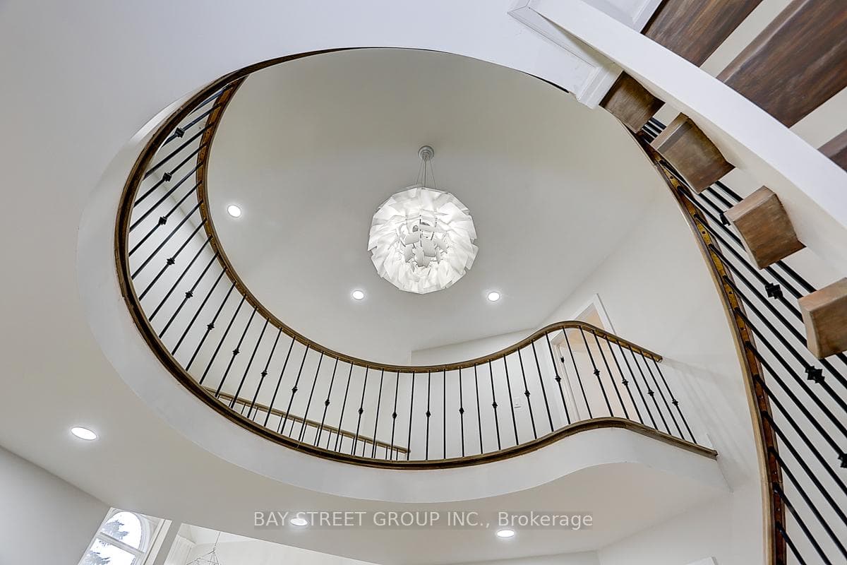 955 Portminster Court photo 23
