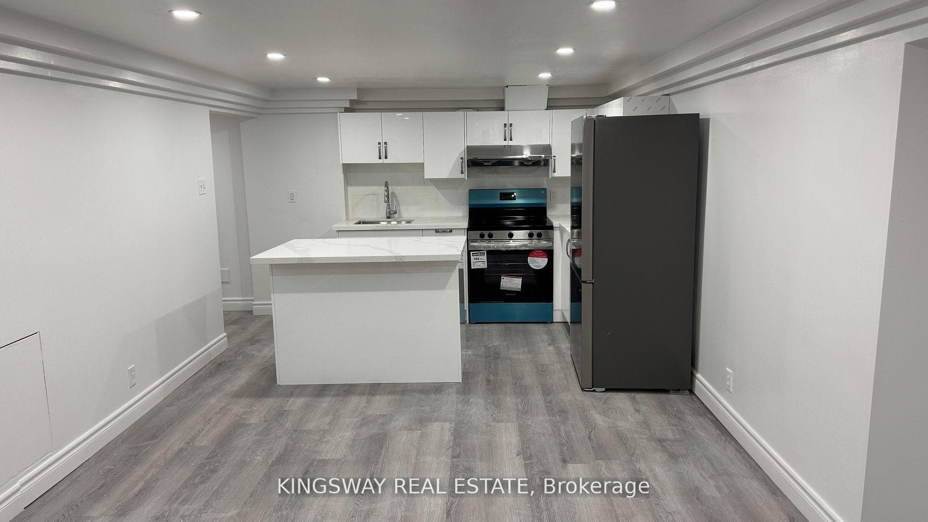 49 Riverglen Drive Unit (Lower) photo 2