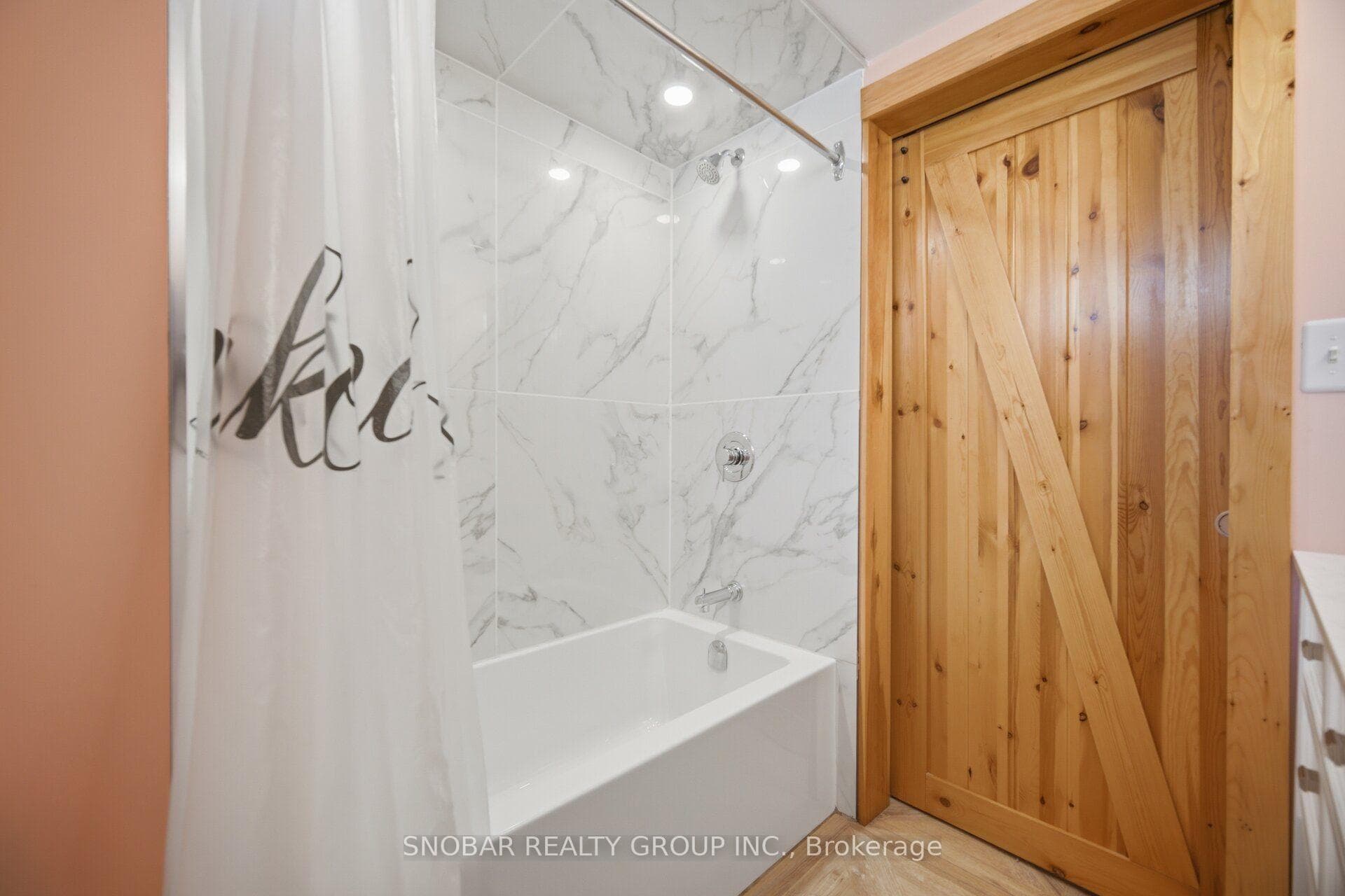 1228 Shamir Crescent photo 22