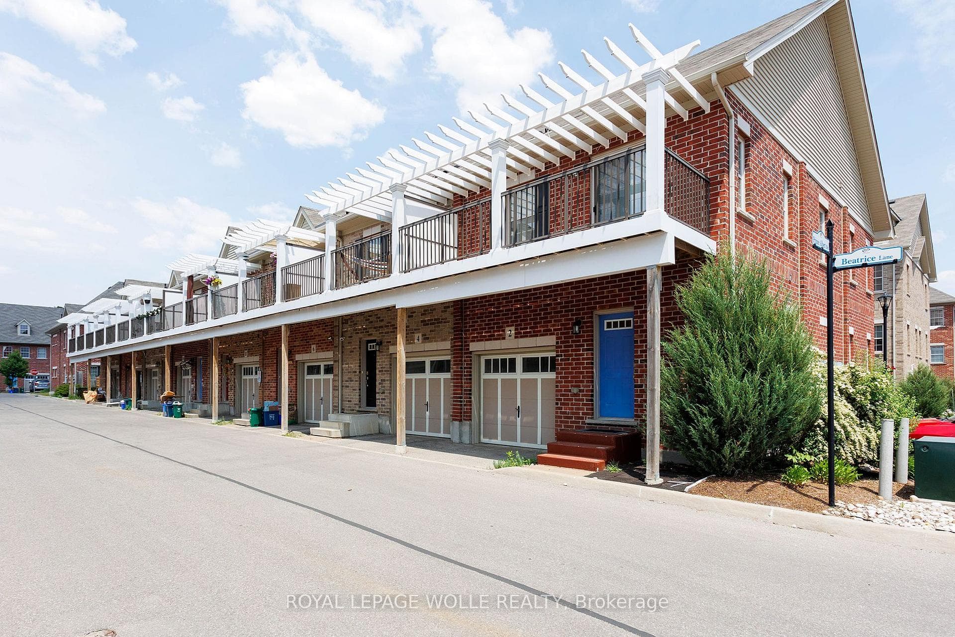 8 Beatrice Lane photo 3
