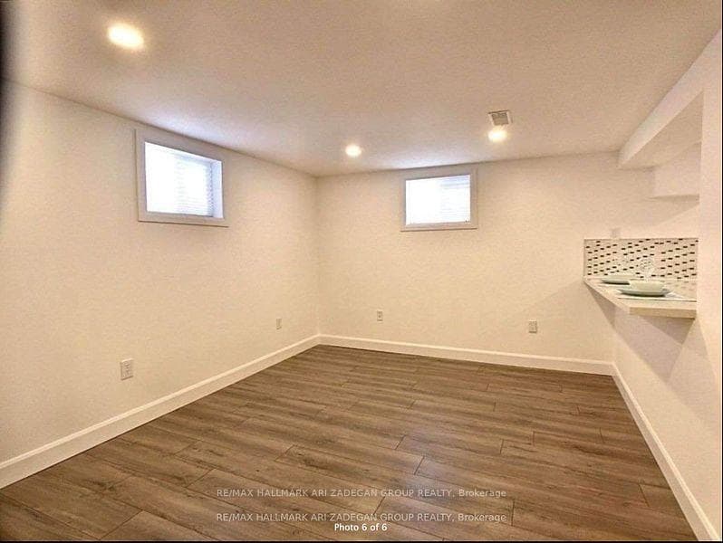 47 Newbury Drive Unit Lower Fl photo 5