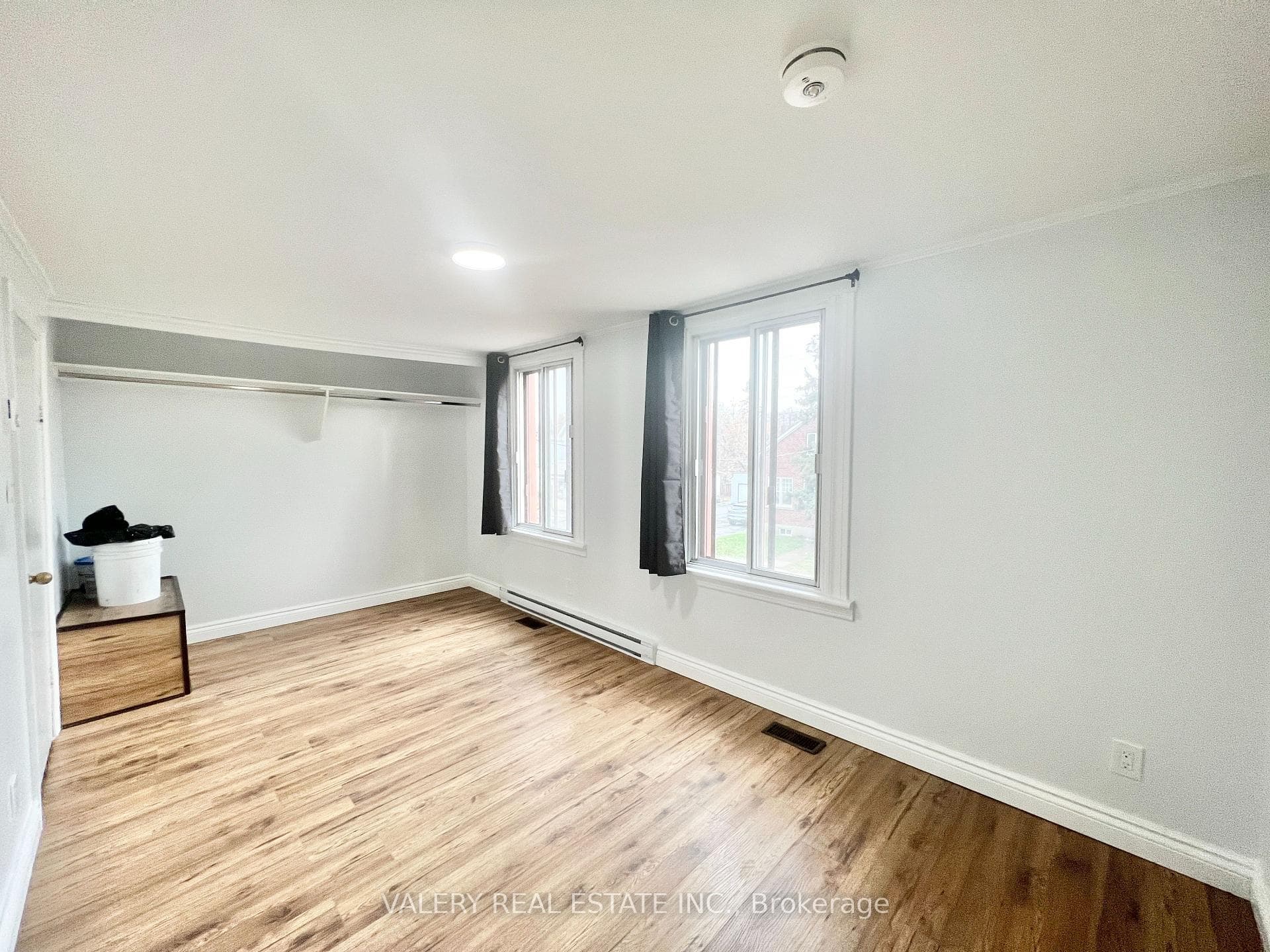 67 Queen Mary Street Unit B photo 4
