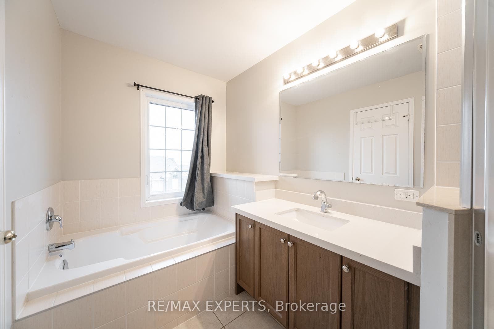 49 Devineridge Avenue photo 32