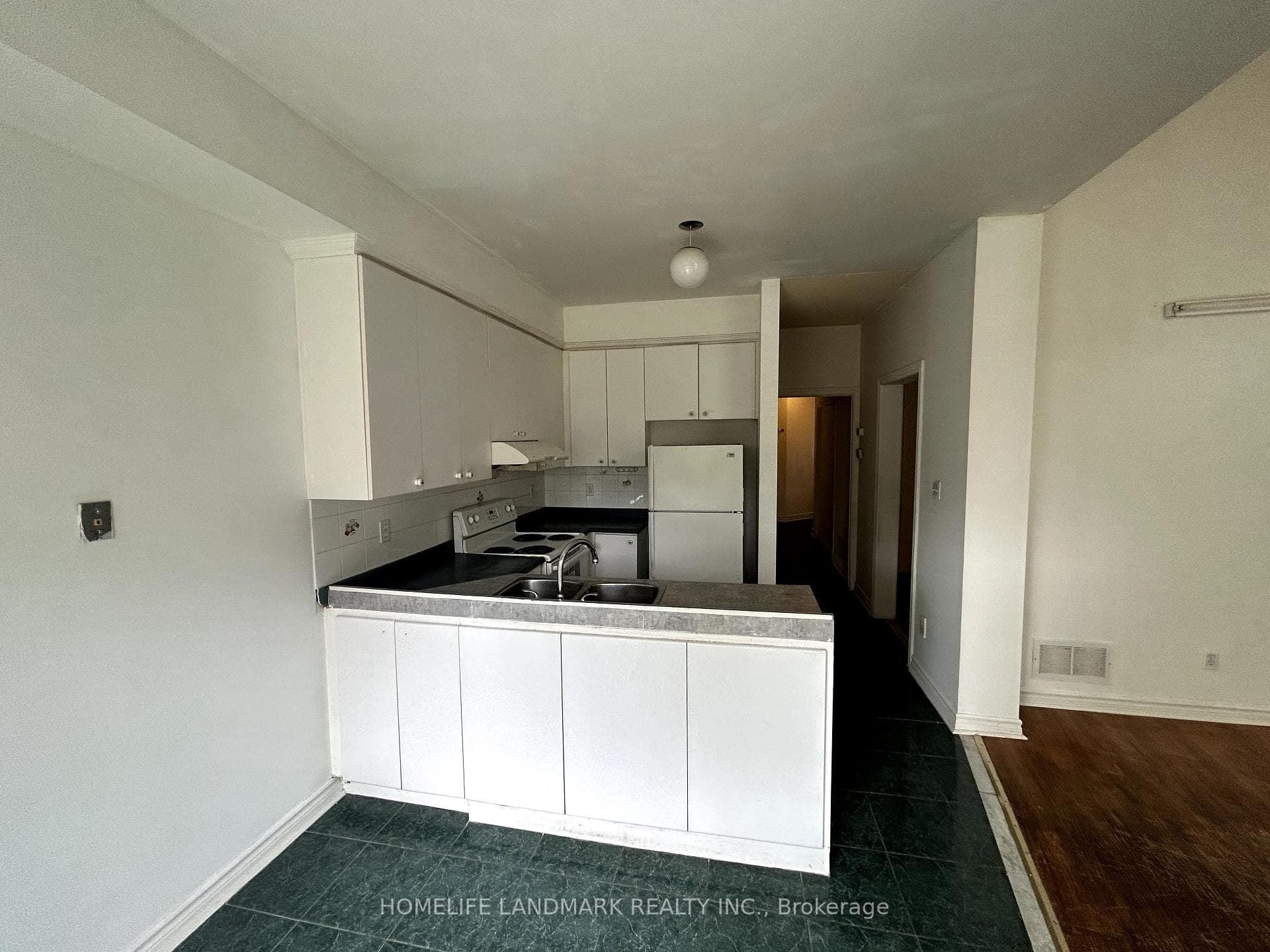 97 Macon Place photo 3