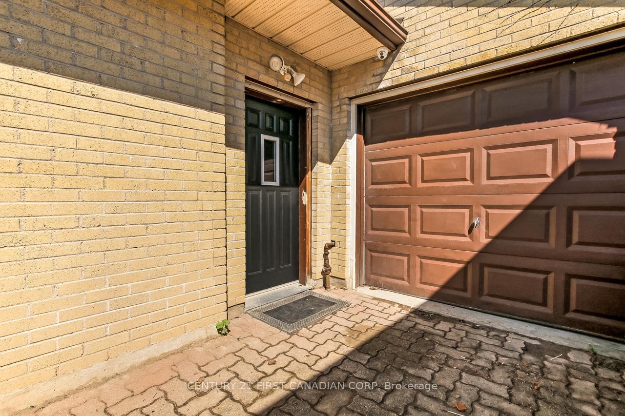9 McLachlin Place photo 22