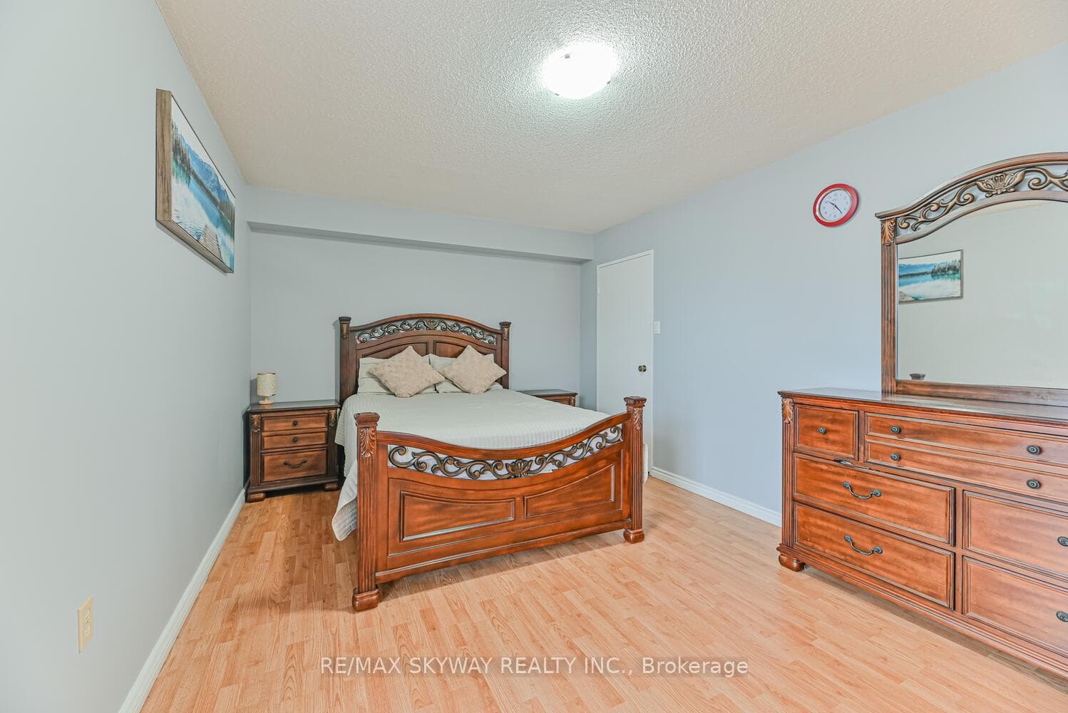 17 Knightsbridge Road Unit 1606 photo 17