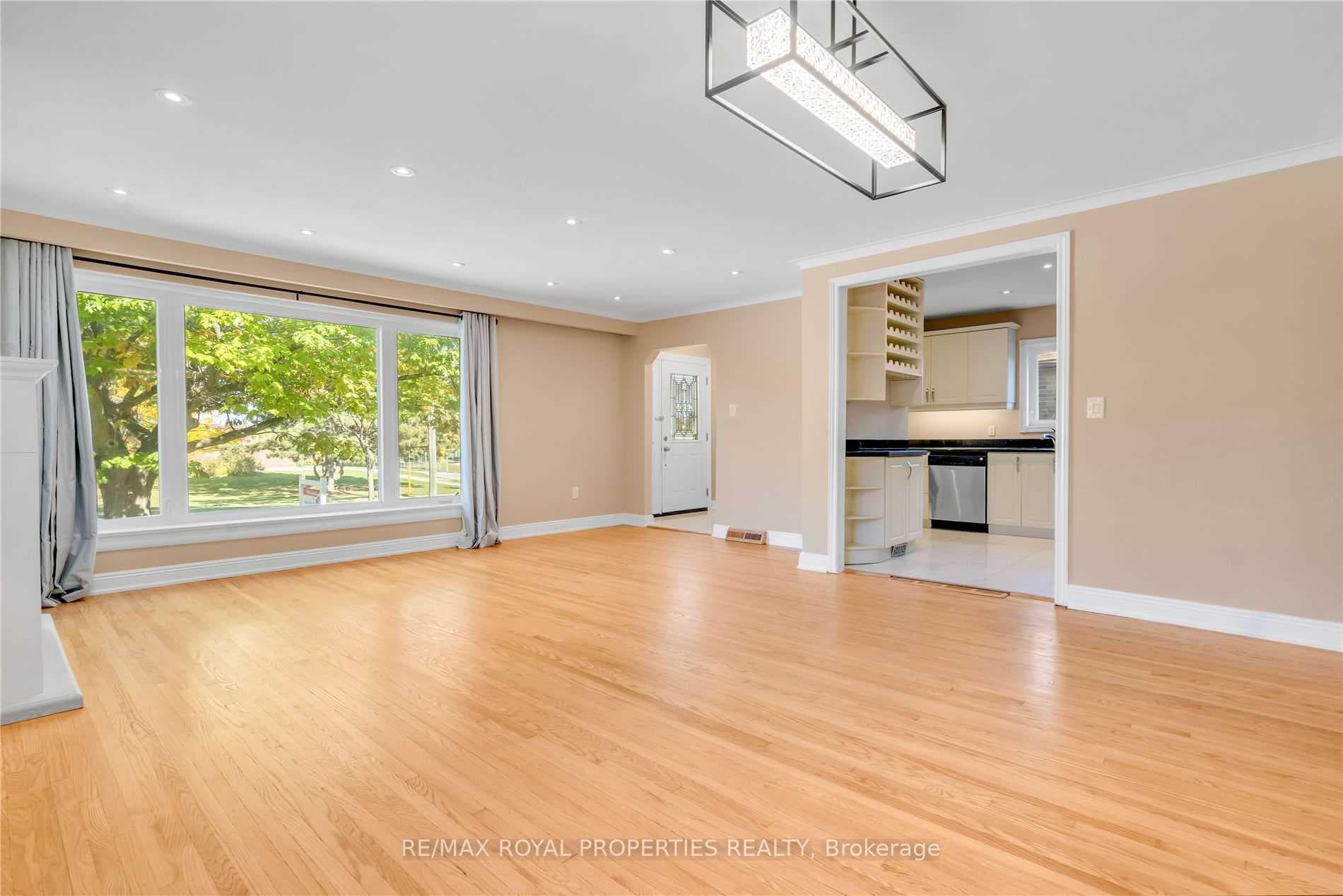 49 Mcgregor Road Unit Main photo 5