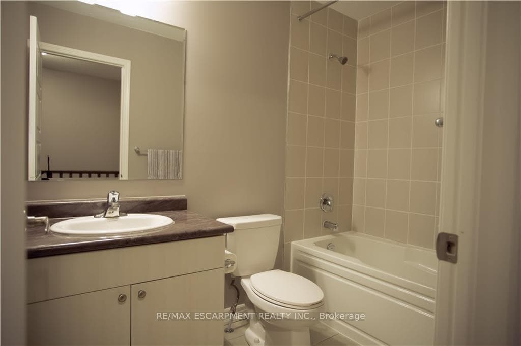 560 Allport Gate photo 26