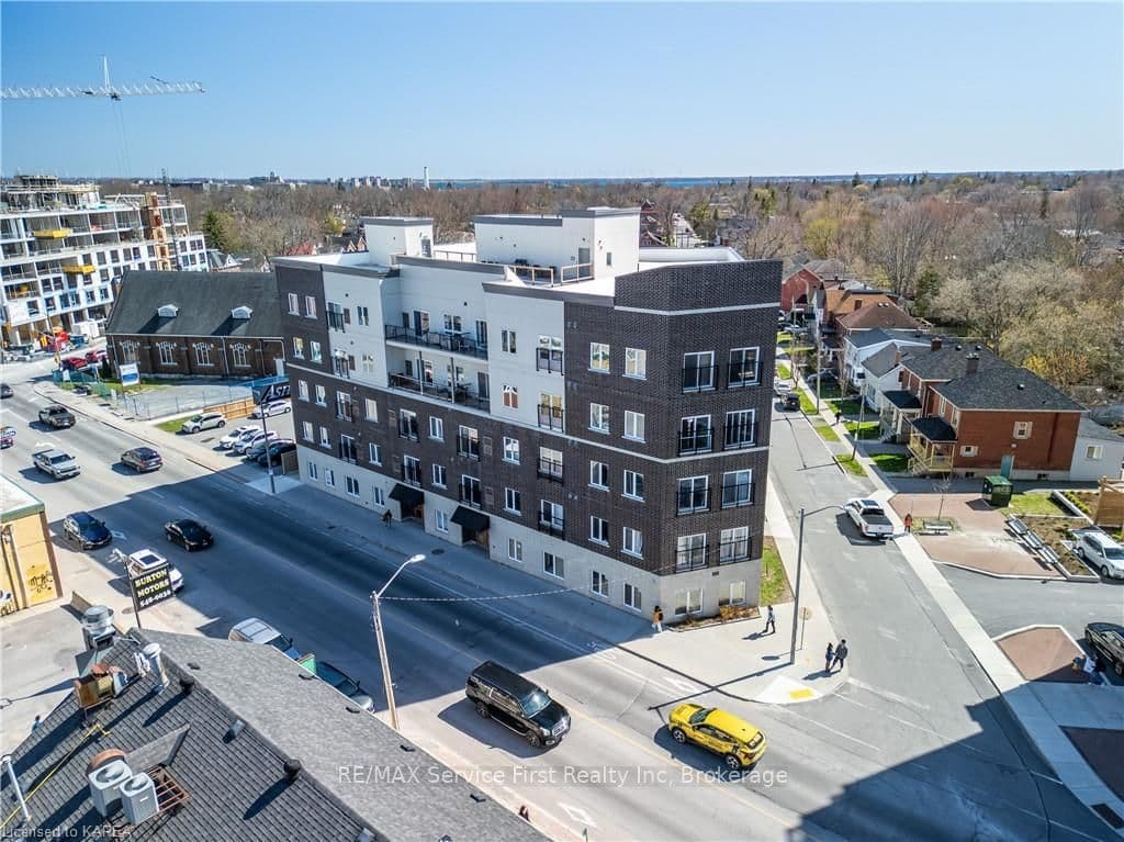 630 PRINCESS Street Unit 307 photo 3