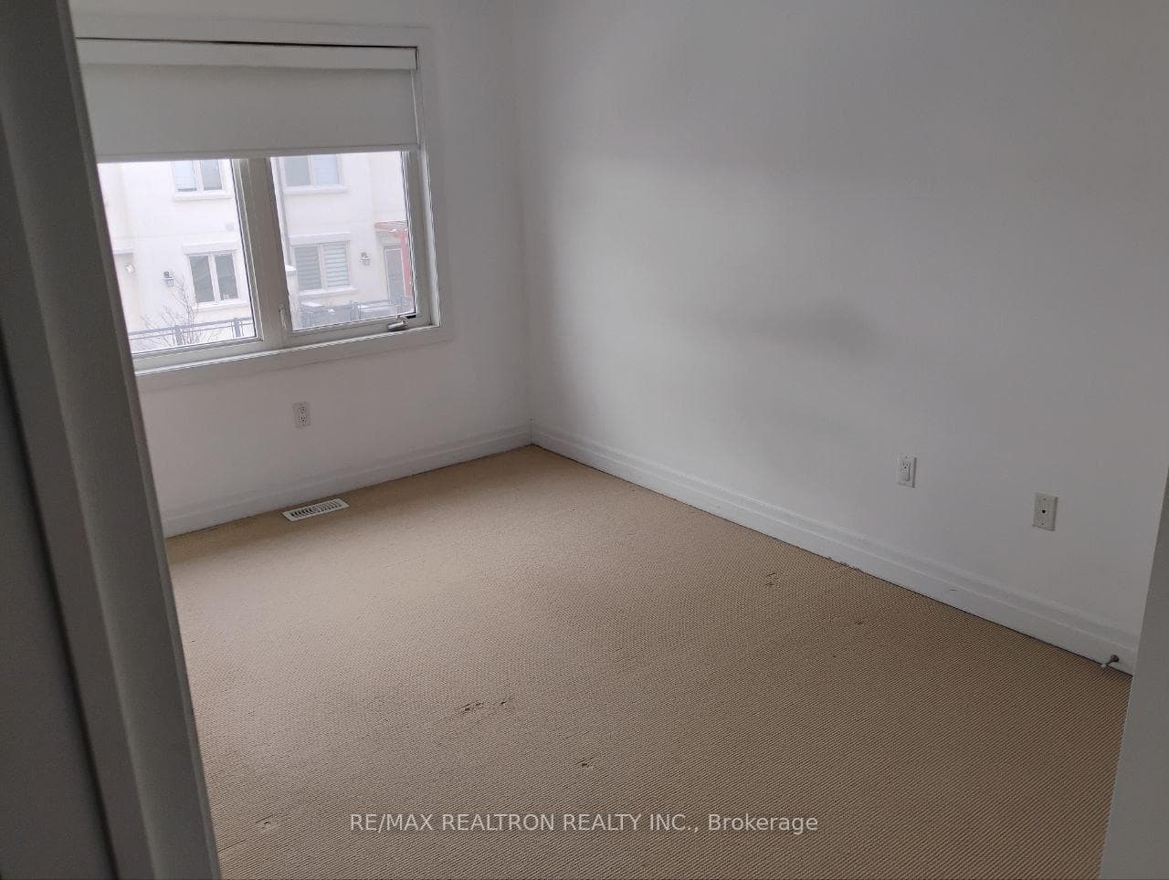 51 Beverley Glen Boulevard photo 20