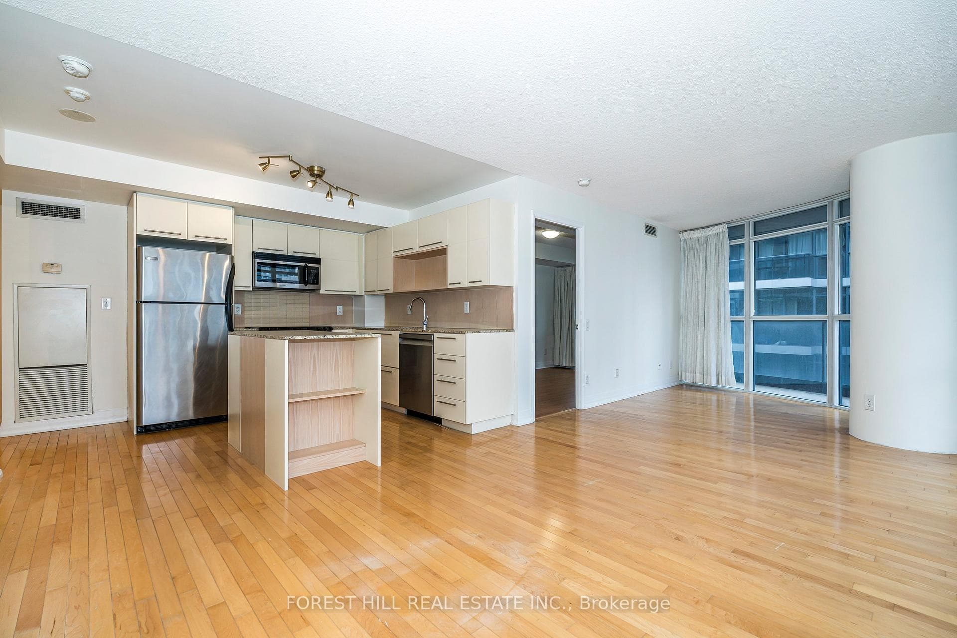 25 Carlton Street Unit 1607 photo 3
