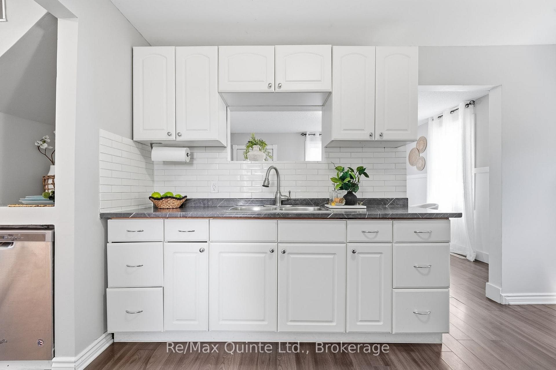 84 Campbell Street photo 15