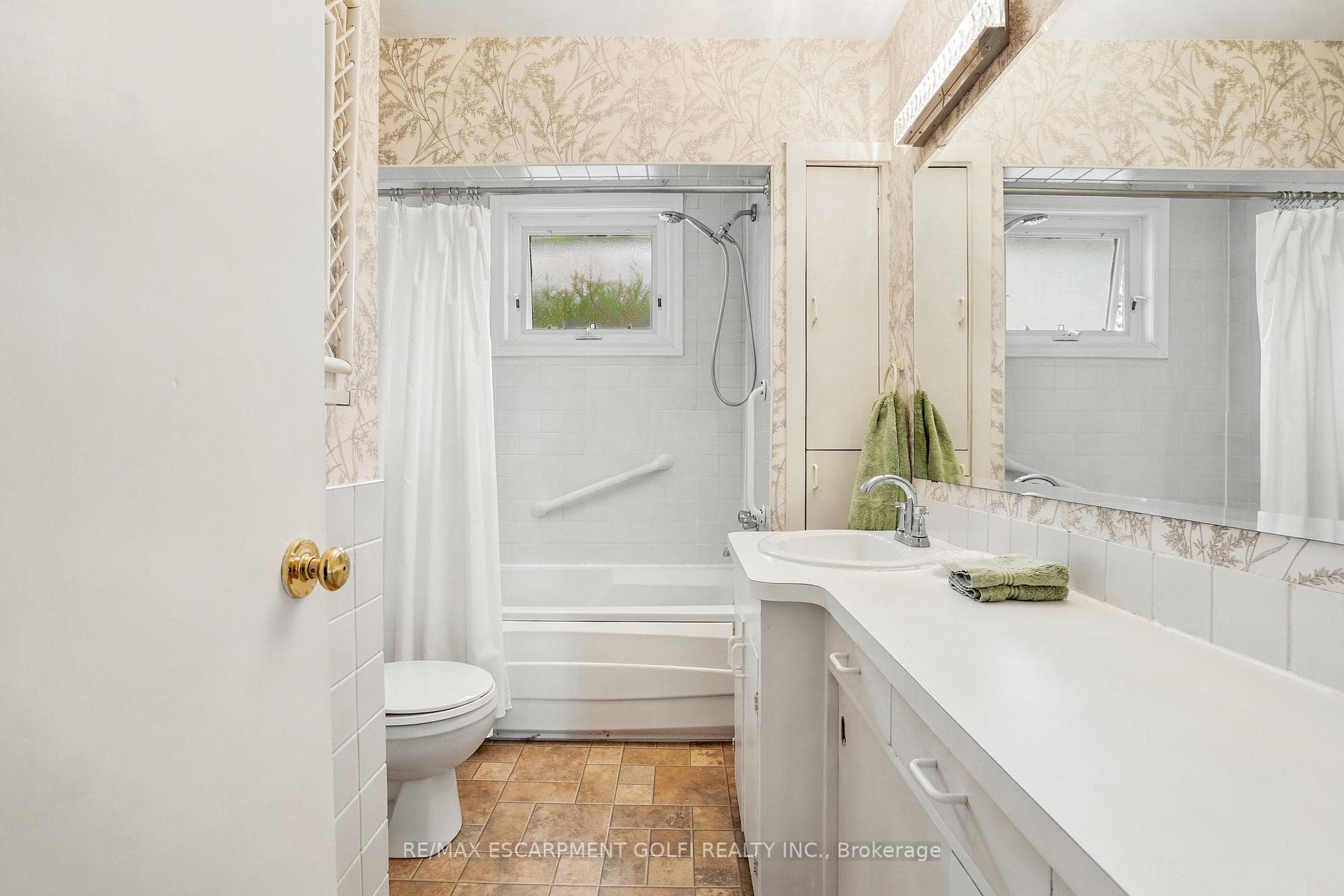 227 GLANCASTER Road photo 19