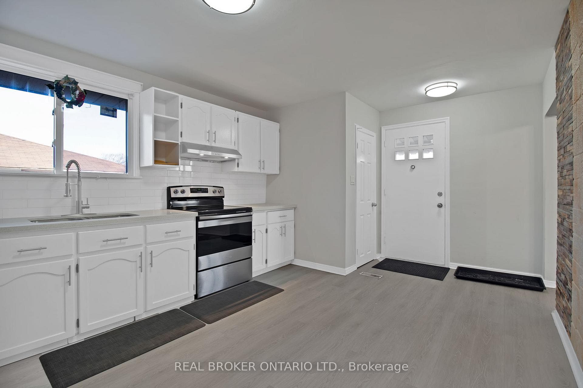 744 Olive Avenue Unit Main photo 3