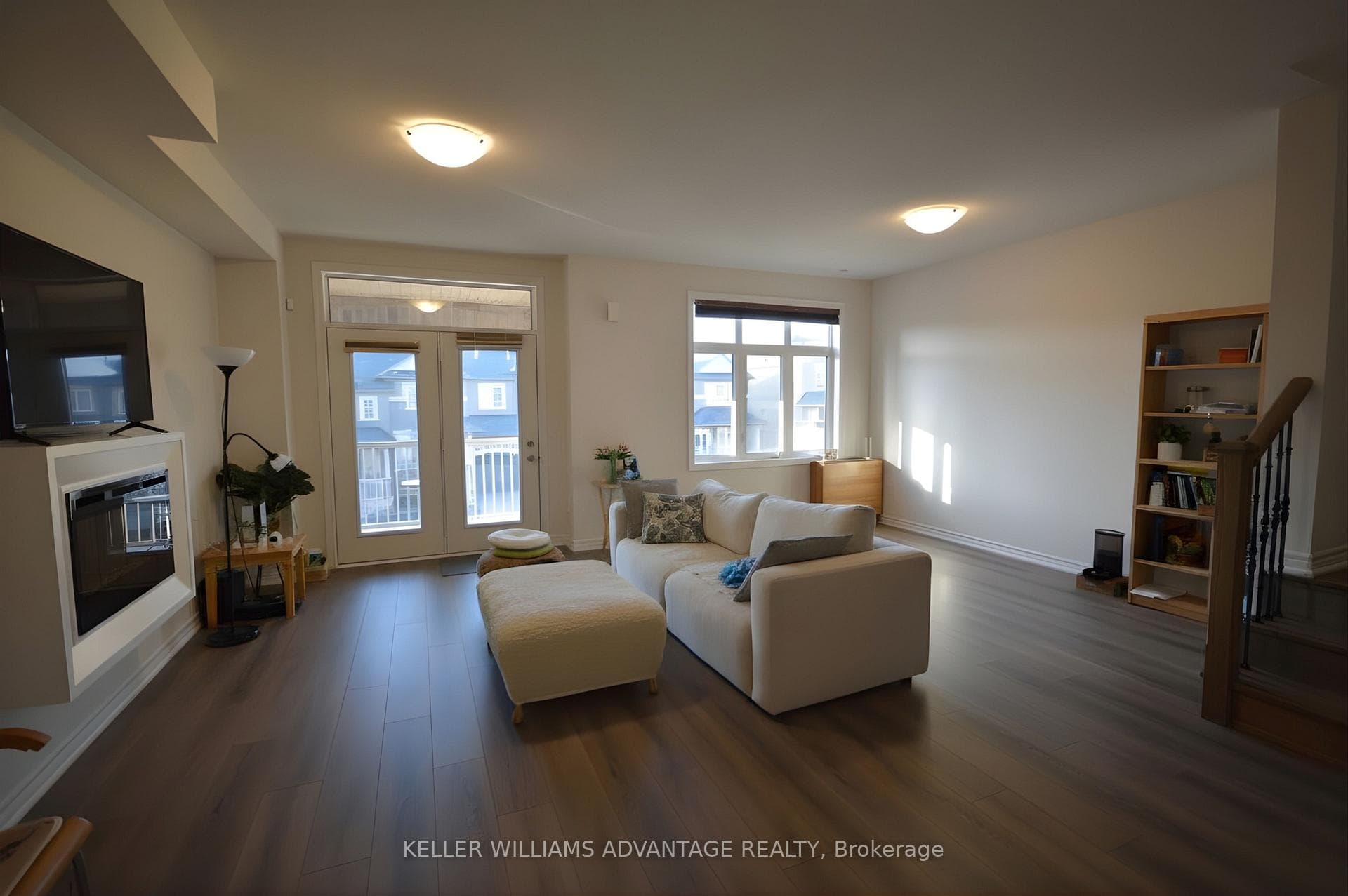 466 Silver Maple Road photo 11