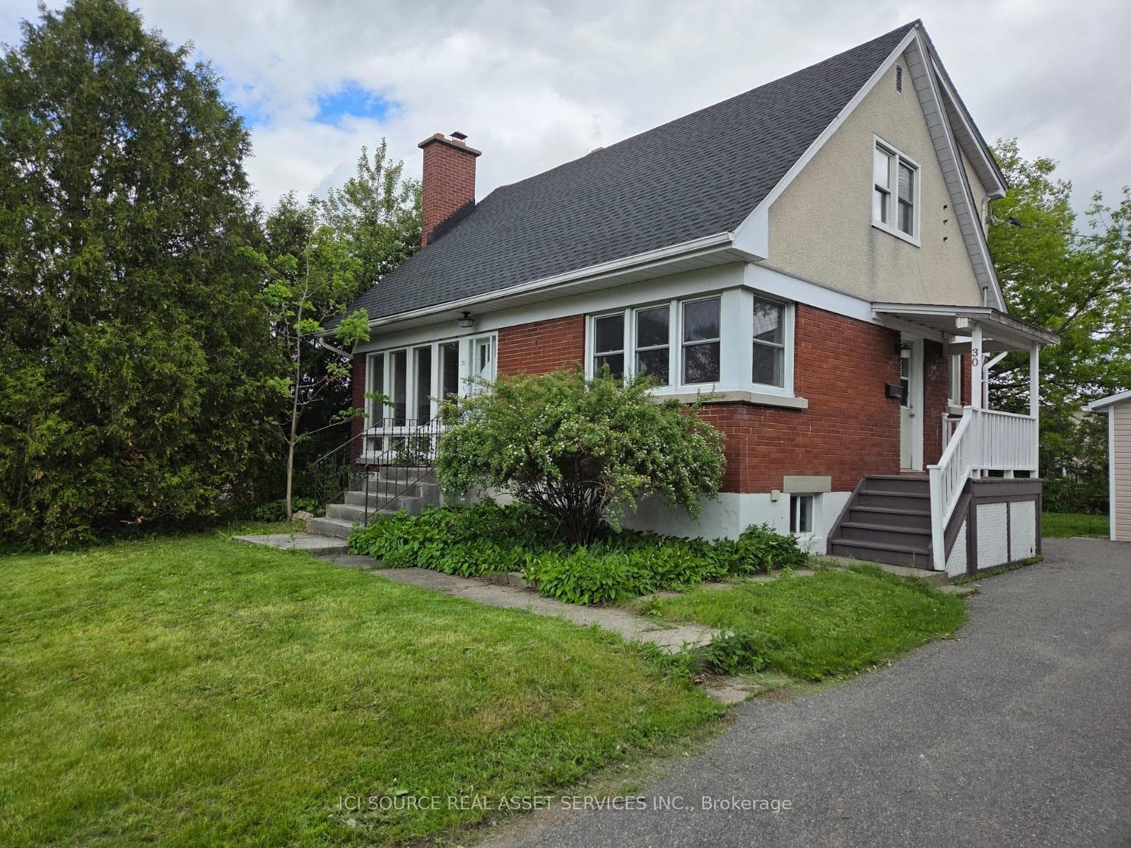 30 Sunnycrest Drive photo 1