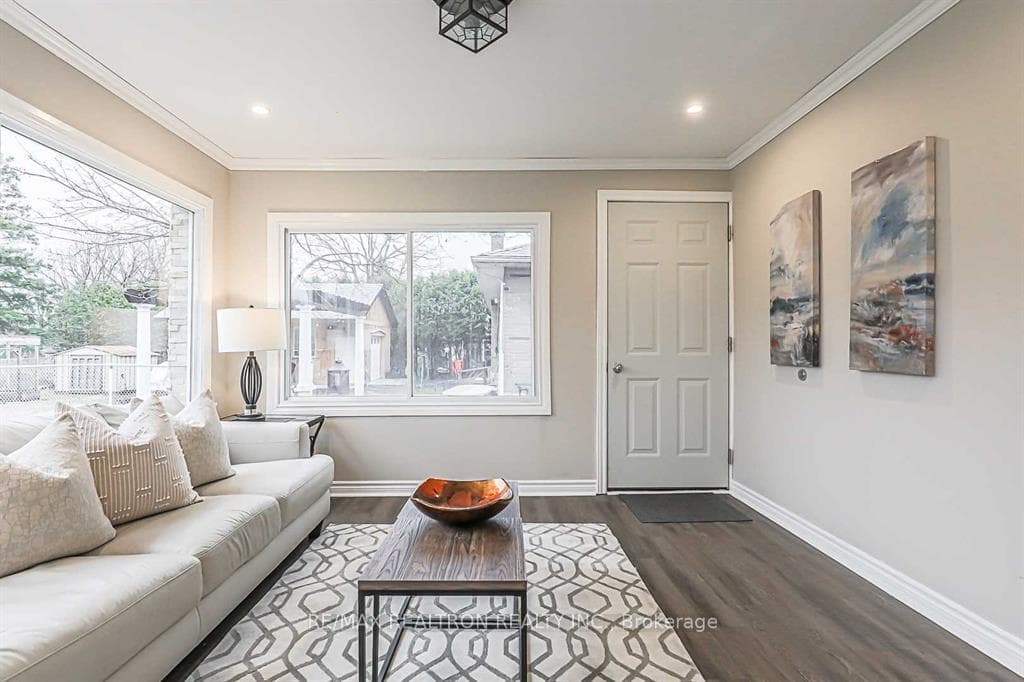917 Henry Street photo 23