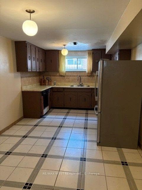 98 Jeanne Drive photo 20