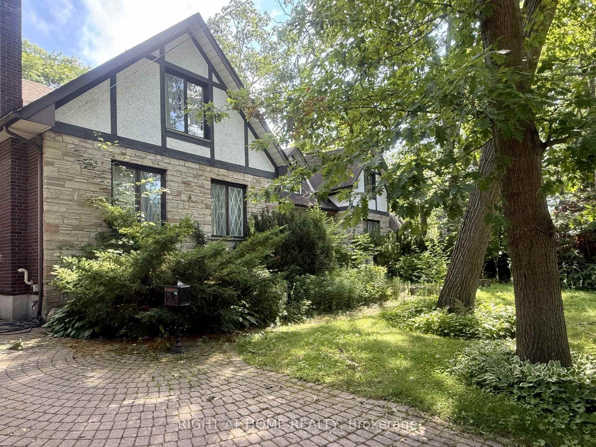 2123 Gordon Drive photo 3