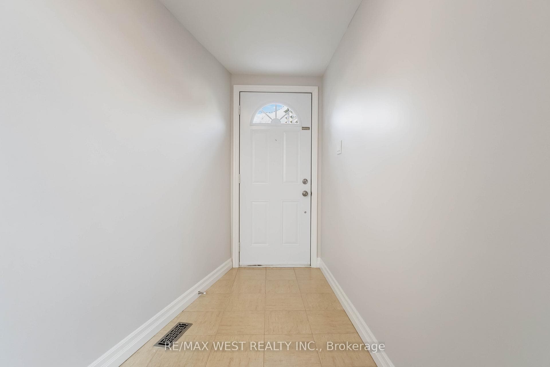 290 Sprucewood Court Unit 45 photo 16