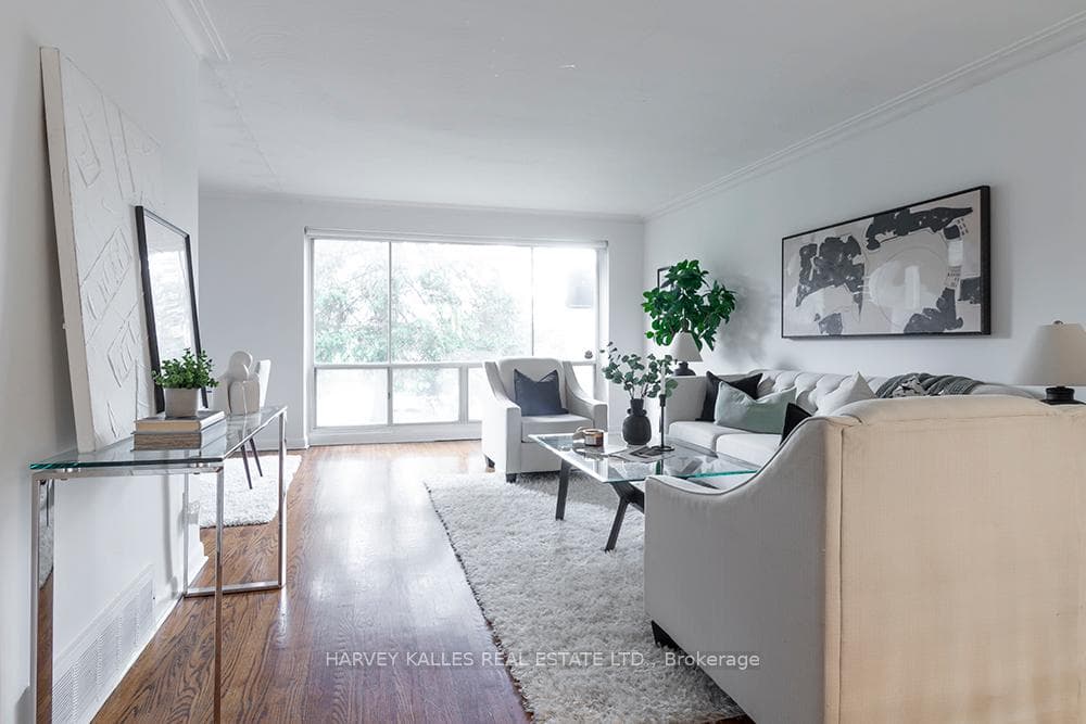 135 Combe Avenue photo 6