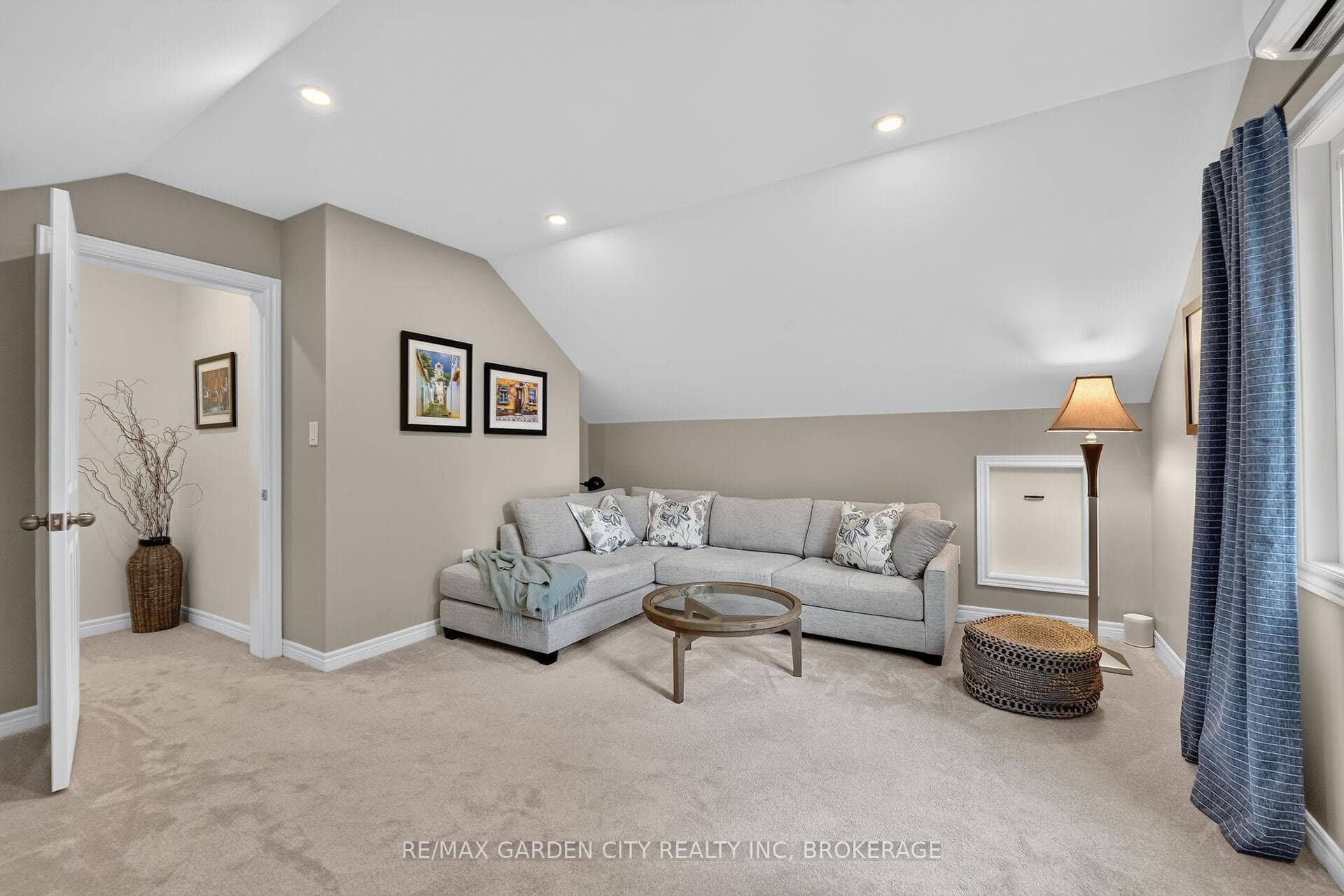 656 Memorial Drive photo 34
