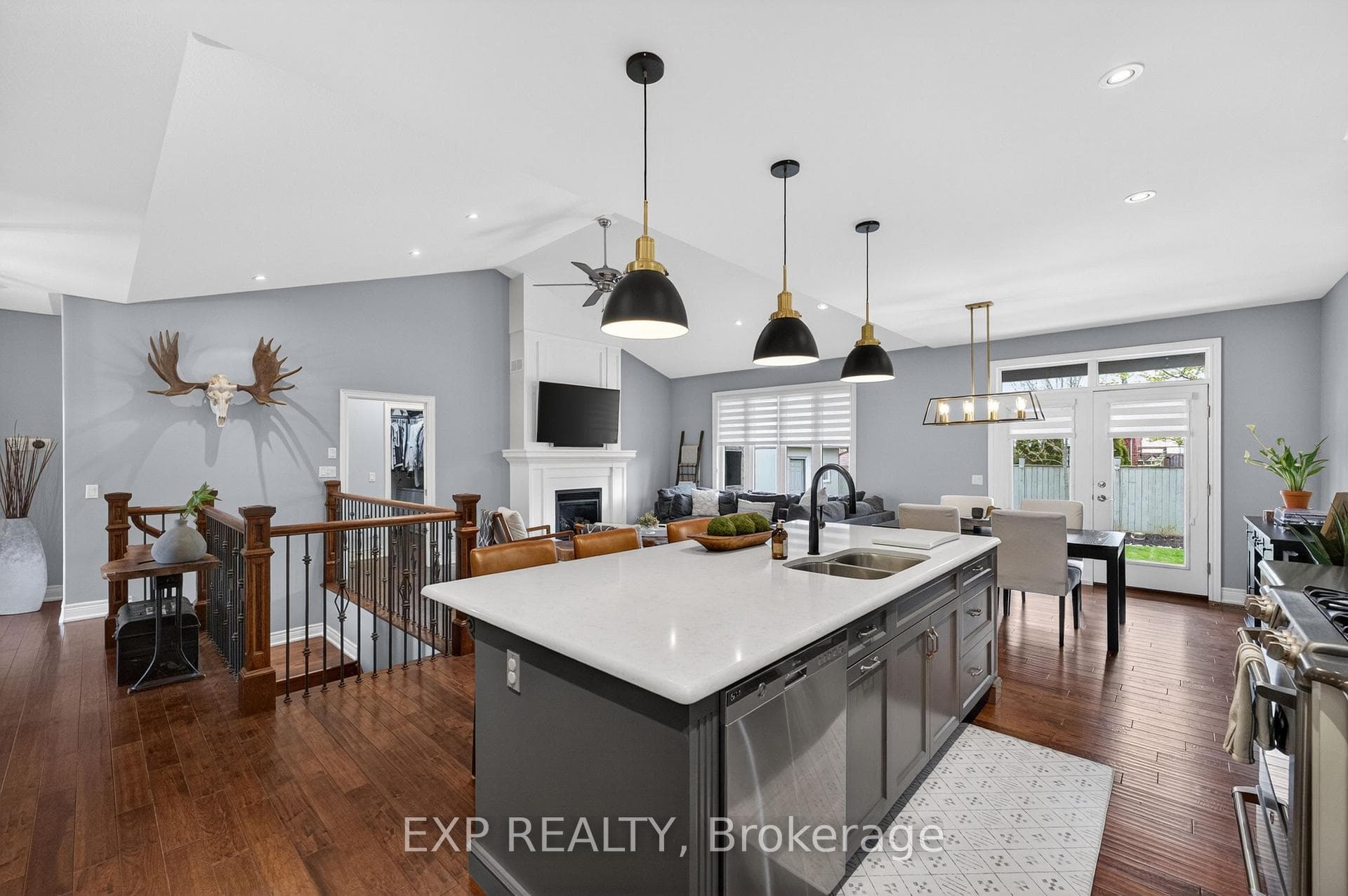 8736 Angie Drive photo 21