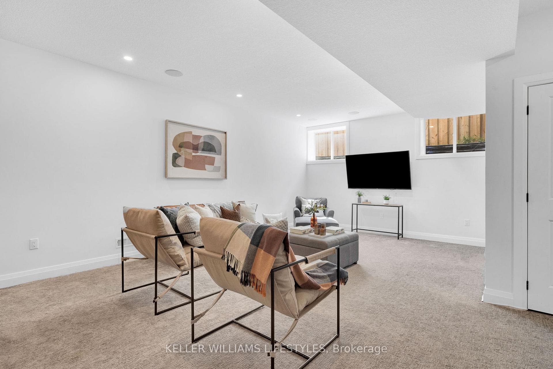 1724 Upper West Avenue photo 38