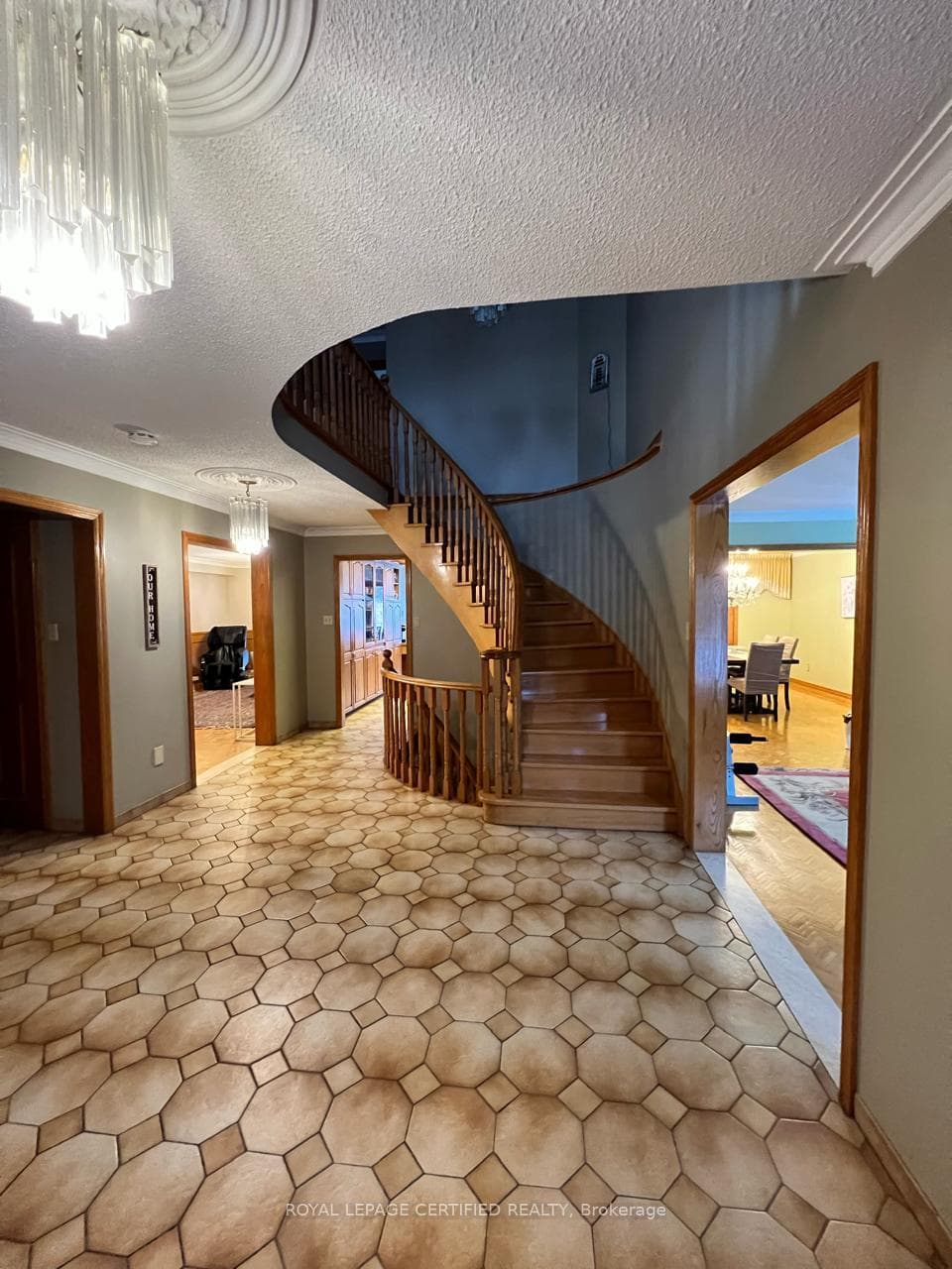 4261 Capilano Court photo 8