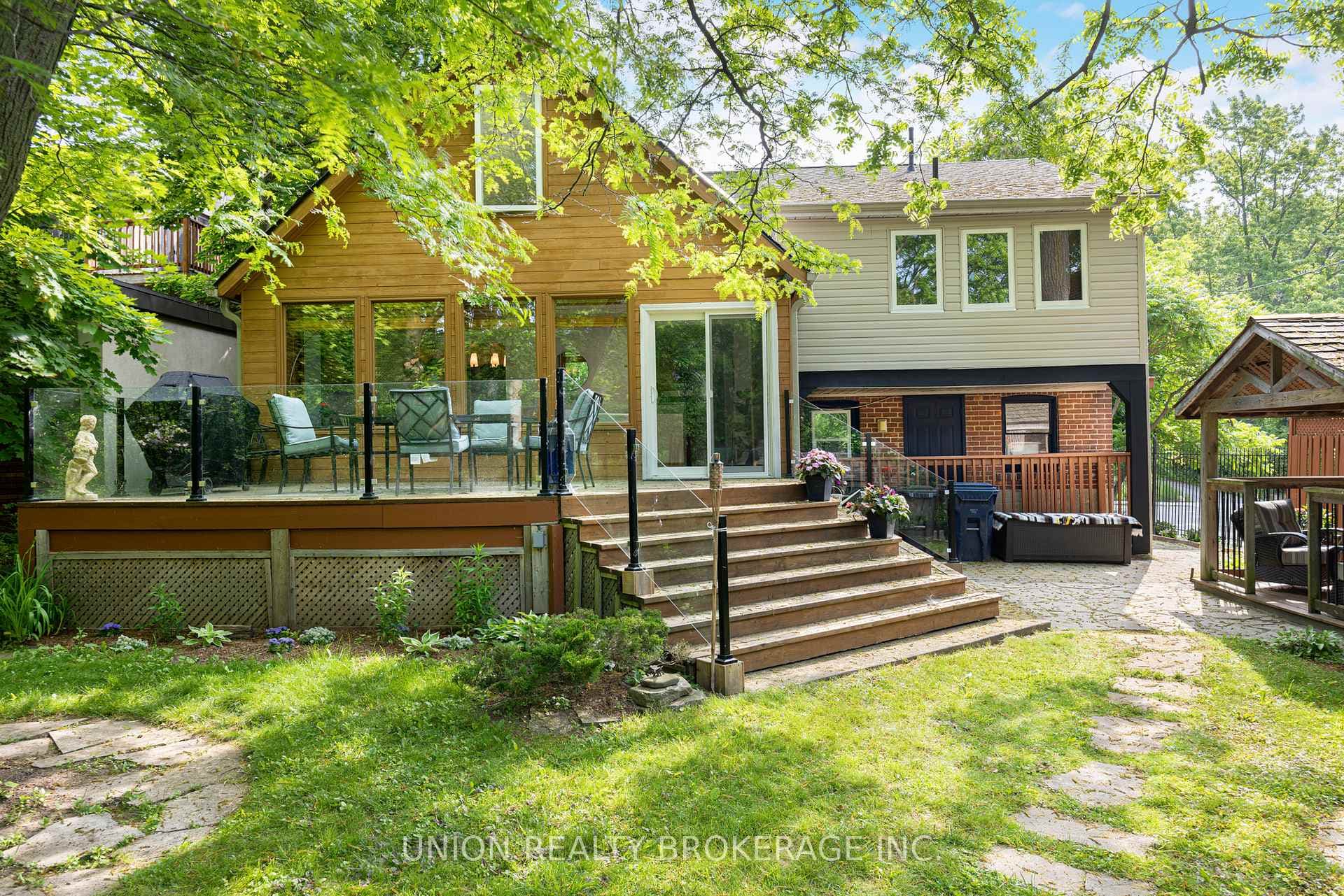 120 Scarboro Crescent photo 27