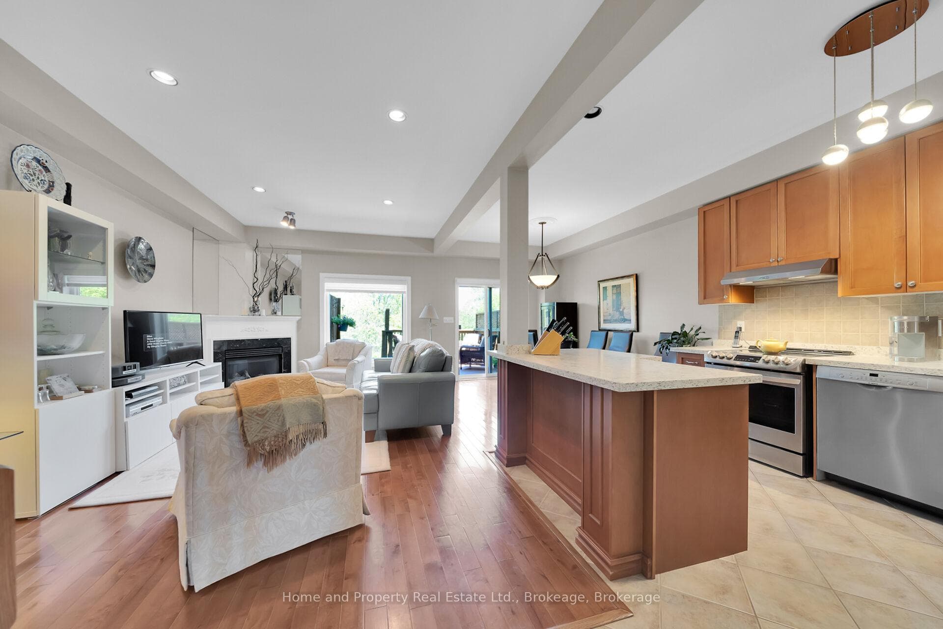 4091 Medland Drive photo 5