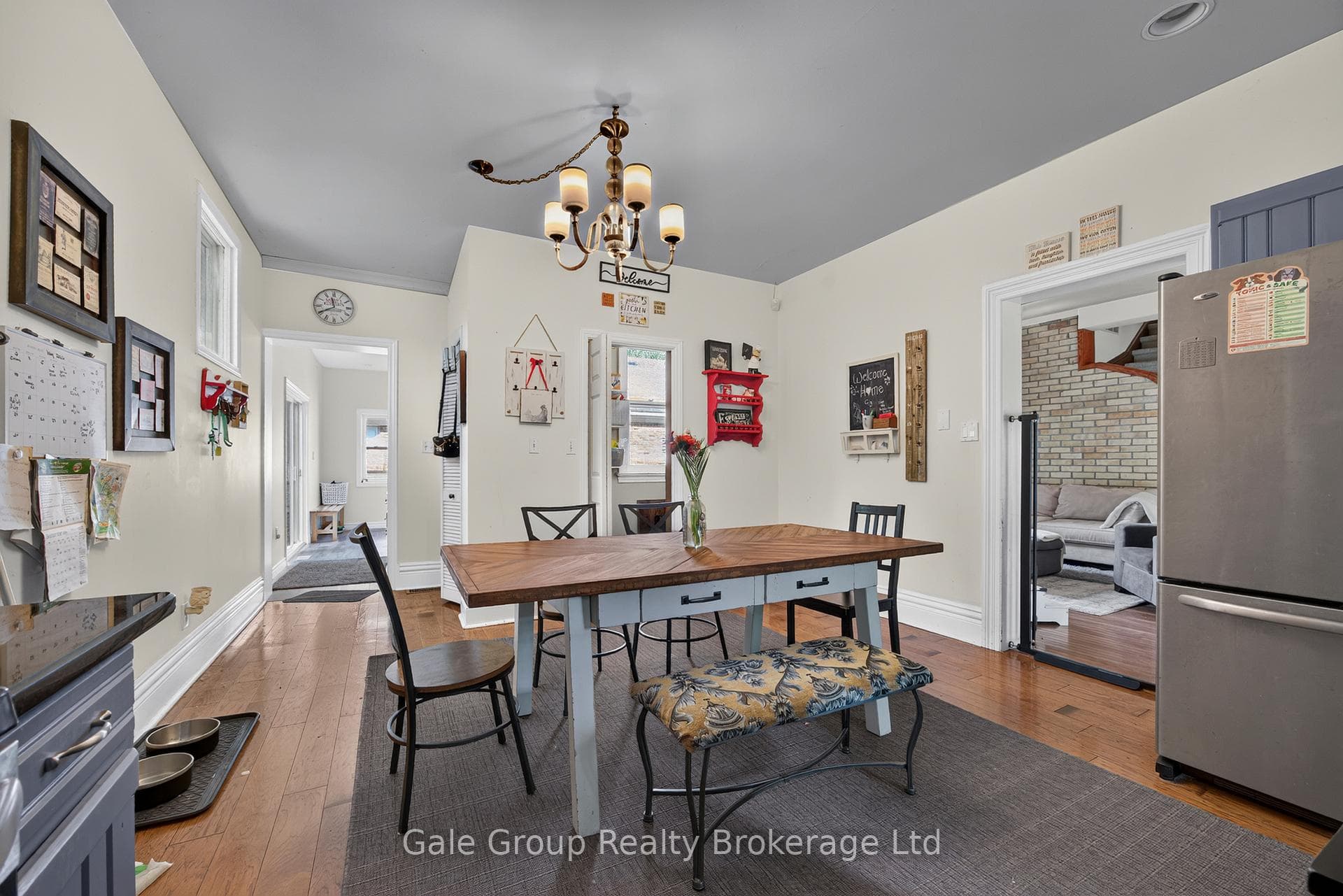 445 Vincent Street photo 13